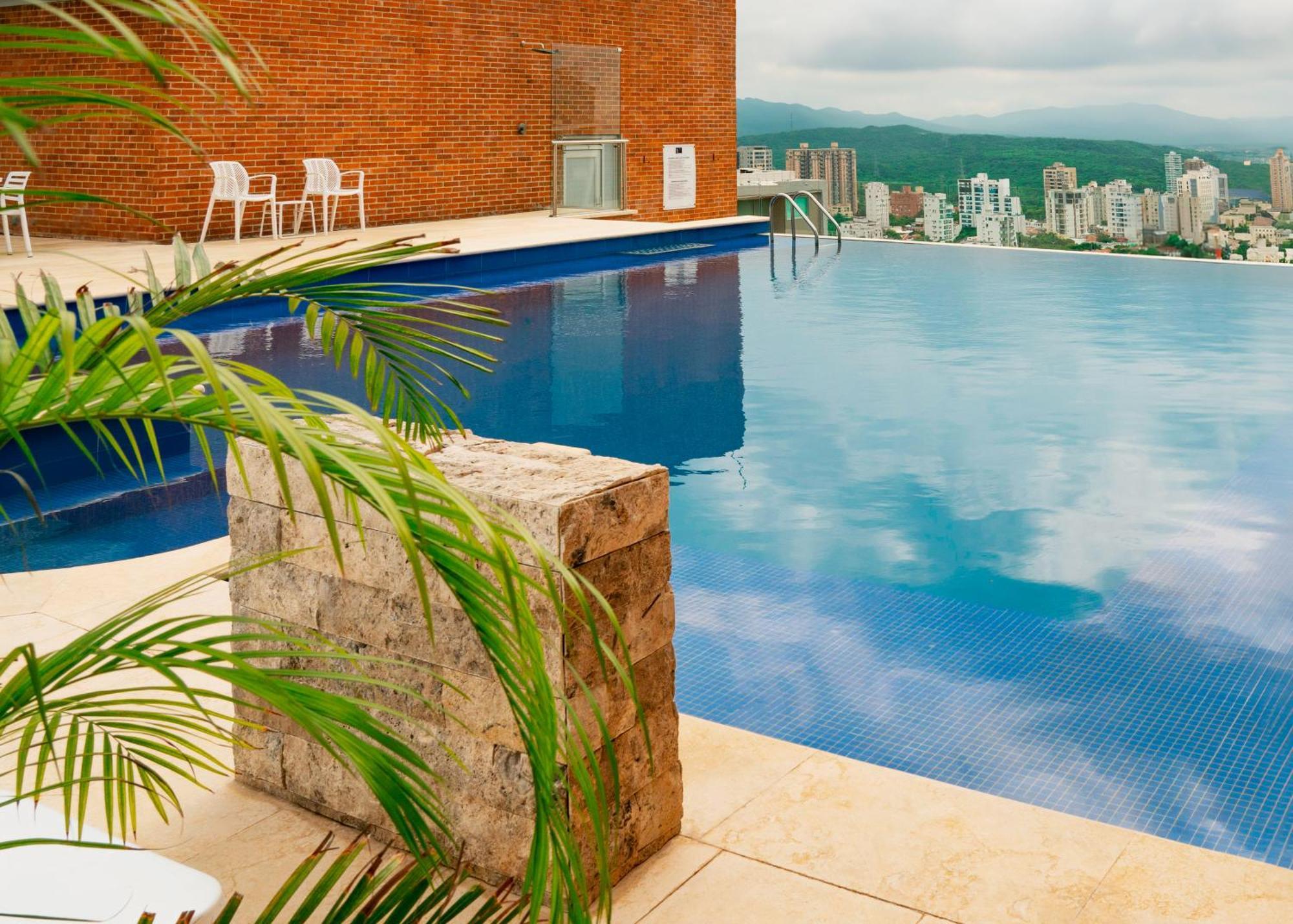 Hotel Dann Carlton Barranquilla Y Centro De Convenciones Dış mekan fotoğraf Infinity pool